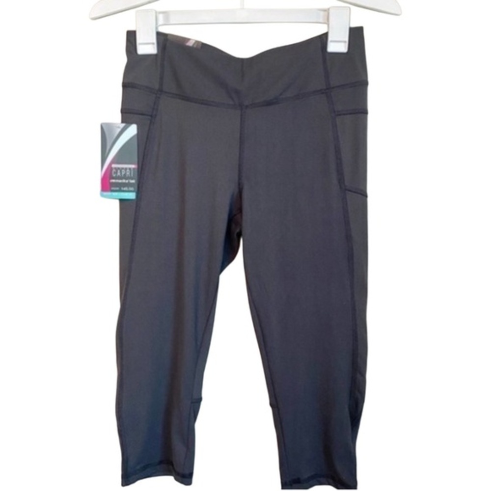 NWT Marika Tek Fitted Capri Yoga Pants Leggings